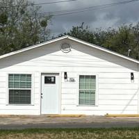 Divine Casita, hotel near Del Rio International - DRT, Del Rio