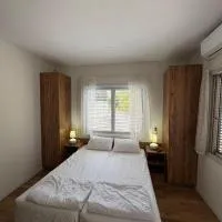 Lovely Guest House- אירוח בכפר סבא, hotel a Kefar Sava