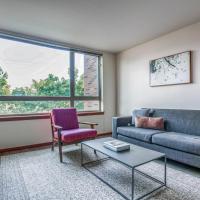 Blueground Brighton balcony nr Othello Park SEA-875, hotel near Boeing Field/King County International Airport - BFI, Seattle