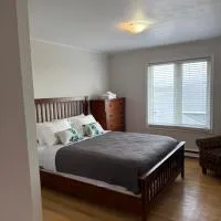 Airport Manor Unit 4, 2 Bedroom Apartment, hotel near St. John's International Airport - YYT, Torbay
