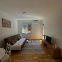 Casa 20 Cozy New Apartment in Central Zvornik Near Border and Airports, khách sạn ở Zvornik