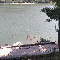 Chata dobrý pocit, hotel en Horné Orešany