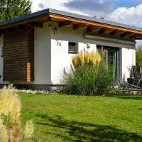 Ferienhaus Kleine Sommerliebe - mit Garten am Radwanderweg, hotel em Warenshof