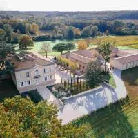 Chateau Erigoye، فندق في Beychac-et-Caillau