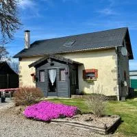 Petite maison de campagne, отель в городе Giat