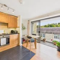Penryn Quayside Apartment – 1-bed, Fully Equipped Waterside base, hotel v destinácii Penryn