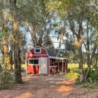 Tiny Barn at Windy Oaks, hotel di Crystal River