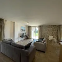 Viesnīca Appartement Rez de chaussée pilsētā Alzonne