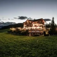 Alpine Boutique Villa Gabriela - Adults Only, hotel Castelrottóban