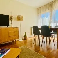 Lavra में, होटल Serene Coastal Retreat with king Bed & Pool in Lavra