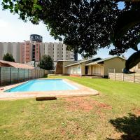 Airport Guest House, hotel cerca de Aeropuerto internacional OR Tambo - JNB, Kempton Park