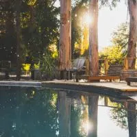 Shangri-La Lodge, готель у місті El Llano