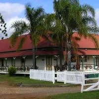 The Hideaway Hotel, отель в городе Tiaro