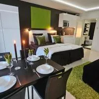 Eco-friendly stay with hot tub & panorama view – hotel w mieście Oulu