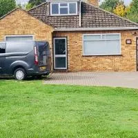 Andover Garden Bungalow, hotel em Penton Mewsey