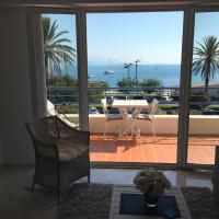 Superior Apartment on first floor with Sea View, hotel en Antibes
