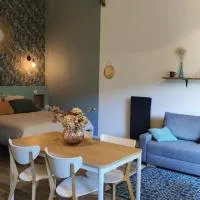 Studio Grimm - Tiny House, hotell sihtkohas Le Cellier