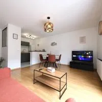 Lumineux T3 - 2 chambres, balcon - proche de Rouen, hotell i Le Petit-Quevilly