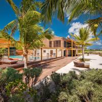 Spectacular spacious 8 bedroom family villa, hotel near Providenciales International - PLS, Providenciales