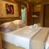 Infinity Villa and Resto, hotelli kohteessa Tembuku