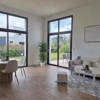 Villa Kerluz - sleeps 6 in great comfort, hotel en Bruz