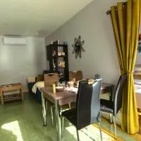 Le Petit Mona LIORA, hotell i Civaux