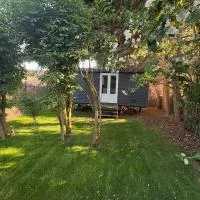 Shepherds hut in Holywell Cambridgeshire, hotel a Holywell