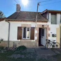 Maisonnette deux couchages โรงแรมในChantenay-Saint-Imbert
