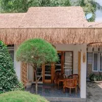 Brezze Garden Village โรงแรมในPawenang
