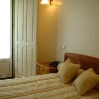 Residencial Valinho, hotel in Mendiga