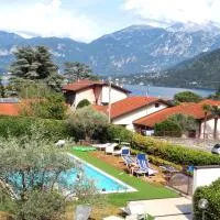 Duplex vicino a Villa Balbianello con vista lago, hotel en Lenno