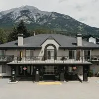 Northwinds Hotel Canmore, хотел в Канмор