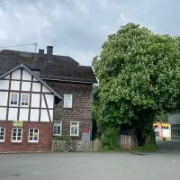 Zimmer in der Kastanienvilla: Kreuztal şehrinde bir otel