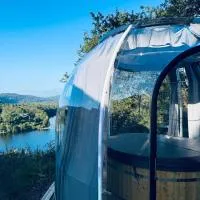 Viesnīca Cabanes et Lodges du Belvedere pilsētā Serrières-sur-Ain