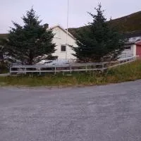 Twin trees โรงแรมในSkarsvåg