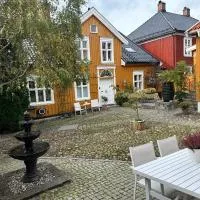 Tollgaarden Gjestegaard, hotel in Larvik