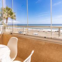 Beach Front Apartment, hotel en San Luis de Sabinillas