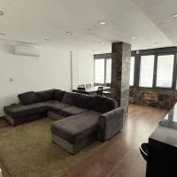 Quarto em Apartamento Partilhado - Cova da Piedade, hotel em Almada