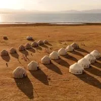 Yurt Camp Erlan at Song Kol Lake, hotel v mestu Song-Kul