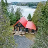 Chalet familial forêt & kayak, hotel sa Nominingue