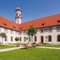 KurOase im Kloster، فندق في باد فوريسهوفن