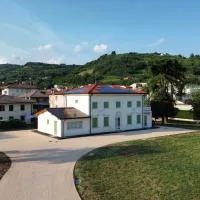 Villa Le Meridiane - Luxury apartment n2, Hotel in Gambellara
