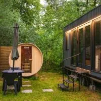 Charmantes Tiny House am See mit Outdoor-Sauna, hotel v destinaci Lehnin