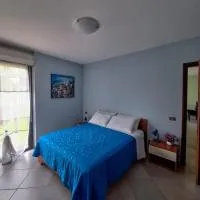 Lago Maggiore Gardens Apartment, хотел в Интра