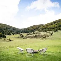 TDI - Modern 2-Bedroom Apartment in nature, hotel en Kanji Dol
