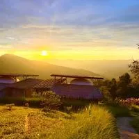 Phuchifa Sky Camp ร้อยรักภูชี้ฟ้า, hotel di Ban Seng Choi