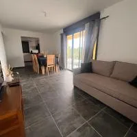 Eden Garden t3 appartement spacieux avec jardin Eco-ferme, hotel i Sainte-Suzanne