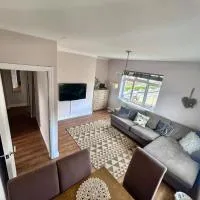 Denzels Den Apartment 2, khách sạn ở Llandudno Junction