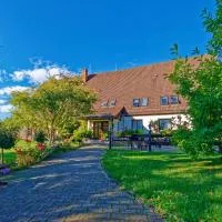 Pension Am Kirschberg, hotel v destinaci Bannewitz