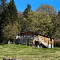 Chalet près du lac, ξενοδοχείο σε Les Mazures